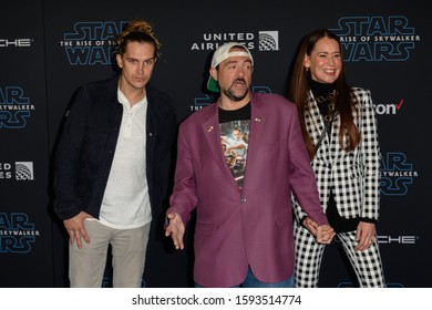 HOLLYWOOD, CALIFORNIA / USA - DECEMBER 16, 2019: Actor Jason Mewes (L), Director/writer Kevin Smith (m) And Producer Jennifer Schwalbach Smith (r) Attends The Premiere Of Disney's 