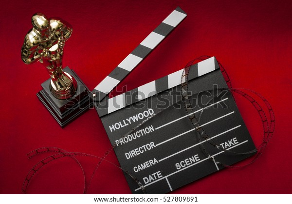 Suchen Sie Nach Hollywood Filmpreis Konzept Mit Glanzend Metallischem Filmpreis In Stockbildern In Hd Und Millionen Weiteren Lizenzfreien Stockfotos Illustrationen Und Vektorgrafiken In Der Shutterstock Kollektion Jeden Tag Werden Tausende Neue