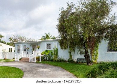 HOLLYWOOD, FL, USA - APRIL 24, 2021: Photo Series Of Homes In Hollywood Lakes Neighborhood Subdivision Florida USA A Booming Real Estate Market