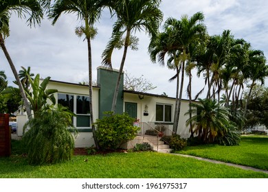 HOLLYWOOD, FL, USA - APRIL 24, 2021: Photo Series Of Homes In Hollywood Lakes Neighborhood Subdivision Florida USA A Booming Real Estate Market