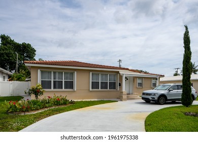 HOLLYWOOD, FL, USA - APRIL 24, 2021: Photo Series Of Homes In Hollywood Lakes Neighborhood Subdivision Florida USA A Booming Real Estate Market