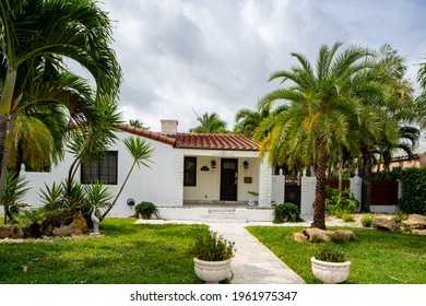 HOLLYWOOD, FL, USA - APRIL 24, 2021: Photo Series Of Homes In Hollywood Lakes Neighborhood Subdivision Florida USA A Booming Real Estate Market