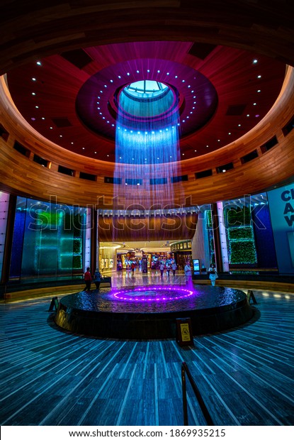 HOLLYWOOD, FL, USA - JUNE 18,\
2020: Seminole Hard Rock Casino Hotel Resort hall with a unique\
fountain. Interior Design. Famous building inside. Iconic Guitar\
Hotel
