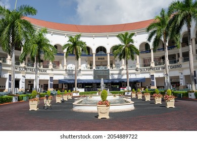 Hollywood Florida United States Of America - August 29, 2021: Gulfstream Park Racetrack, Courtyard And Main Part Where Racing Competitors Are Displayed.