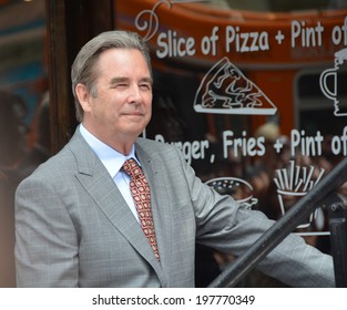 HOLLYWOOD - MAY 5: Beau Bridges At  Sally Field's Star Celebration On 5 May In 2014 At The Walk Of Fame In Hollywood