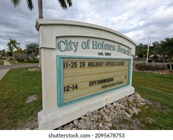 Holmes Beach - Florida - USA - 11-25-2021  Holmes Beach City Hall