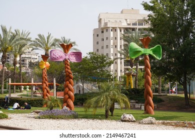 Holon Israel 24.04.2022 Story Gardens Complex In Holon