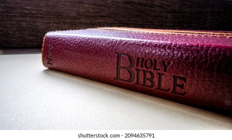 1,524 Holy bible leather cover Images, Stock Photos & Vectors