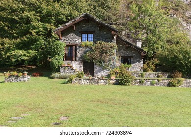 Mountain Log Cabin Photos 12 537 Mountain Log Stock Image