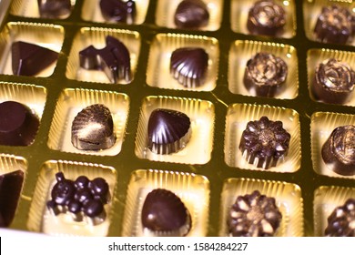 Home Made Chocolates Decorated In Gift Box, A Perfect Fit For Birthdays, Festivals, Special Occasions Like Christmas And New Year. Yummy Chocolates Presented Beautifully In A Decorative Box.