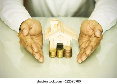 Home And Money To Savings Money To Buy A House Or Borrow Money To Buy Real Estate.