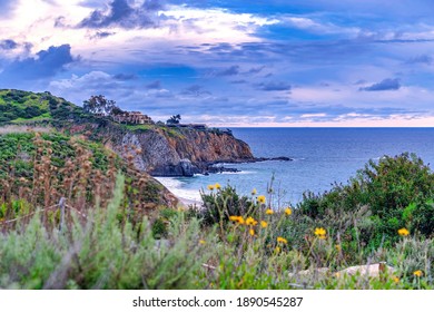 Home On Cliff With Wonderful View Of Ocean And Shore At Laguna Beach California