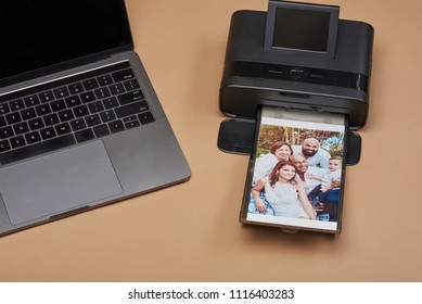 Home Photo  Printing Theme. Printing Family Pictures In House With Best Quality