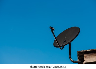 2,589 Satellite dish installation Images, Stock Photos & Vectors ...