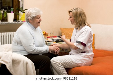 Home Visit Nurse With Senior