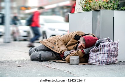 40+ Homeless Person Sleeping On Street – Home