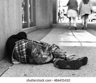 699 Homeless man asleep Images, Stock Photos & Vectors | Shutterstock