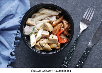  Homemade Cooked Chicken Mushroom Pasta In A Bowl 