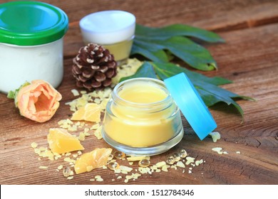 Homemade Natural Lip Balm. Made From Beeswax, Sheabutter, Olive And Coconut Oil Mixed Together. 