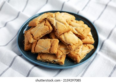 Homemade Organic Apple Pie Cookies On A Plate, Side View.