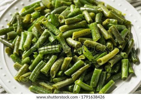 Homemade Sauteed Cooked Green Beans with Garlic and Lemon