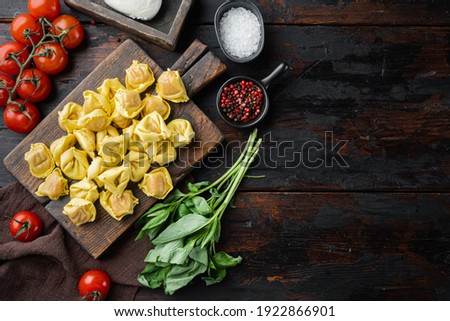 Similar – Foto Bild Italienische Pasta mit Tomaten, Olivenöl und Knoblauch