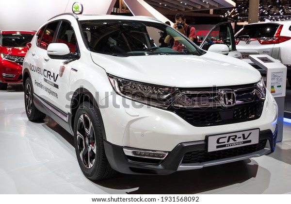 Honda CR-V Hybrid car at the Paris Motor Show.\
France - October 3, 2018