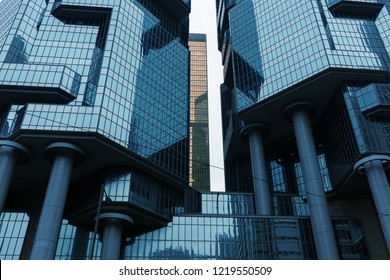Hong Kong, 2018-03-06: Lippo Centre. Project By An Australian Architect Paul Rudolph. Exterior Of A Modern Glass Building.