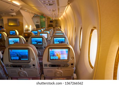Imagenes Fotos De Stock Y Vectores Sobre Airbus A380