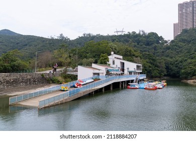 Hong Kong, China - Feb 06 2022: Tsz Lo Lan Shan Path Is A Hiking Path From Wong Nai Chung Reservoir To Tai Tam Reservoir. It Is A Scenic Hike With A View On The Repulse Bay.