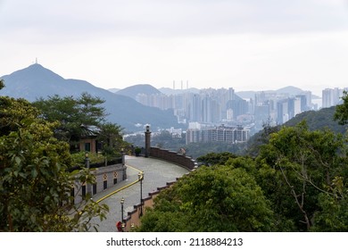 Hong Kong, China - Feb 06 2022: Tsz Lo Lan Shan Path Is A Hiking Path From Wong Nai Chung Reservoir To Tai Tam Reservoir. It Is A Scenic Hike With A View On The Repulse Bay.