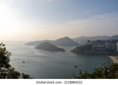 Hong Kong, China - Feb 06 2022: Tsz Lo Lan Shan Path Is A Hiking Path From Wong Nai Chung Reservoir To Tai Tam Reservoir. It Is A Scenic Hike With A View On The Repulse Bay.