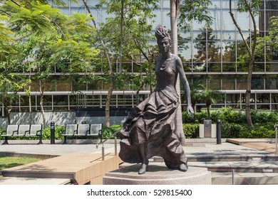 HONG KONG - OCTOBER 15, 2016: Anita Mui statue in Garden of Stars
