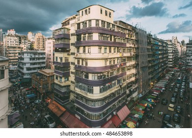 HONG KONG - SEPT 11, Sham Shui Po Market With Many Booths And Local People Walking Through In Hong Kong On 11 September, 2016. It Is One Of The Poor District In The City.