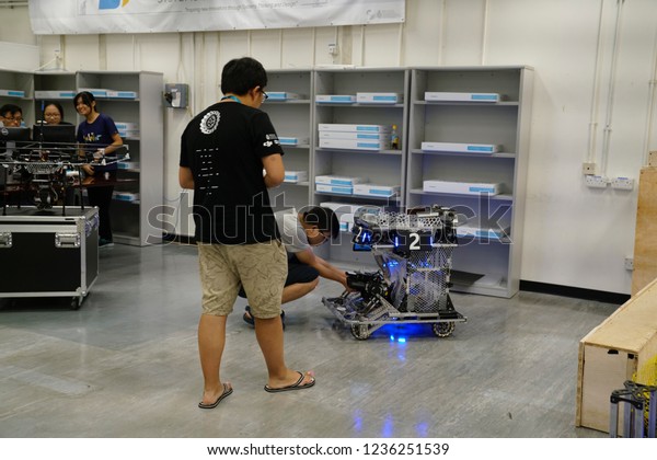 The Hong Kong University of
Science and Technology,  Clear Water Bay, Sai Kung, Hong Kong - 20
September 2018: Students testing and doing research on robot
tank.