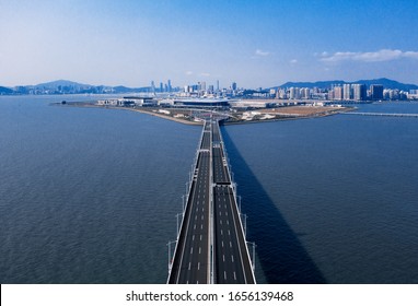 Hong Kong-Zhuhai-Macao Bridge
(translate: on the both outer side of the road means"no entry",and the inner side of the road means"zhuhai zhuhai macao"  )