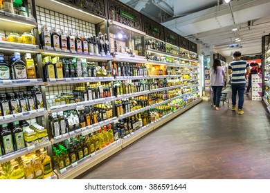 HONGKONG, CHINA - MAY 28: A Top Supermarket Selling Fresh Grocery And Frozen Items In Hongkong On May 28,2015. Delicate Decoration Improve The Customer's Shopping Experience.