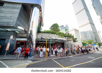 Hongkong - July 10, 2017 : People Queuing Up To Get The Peak Tram