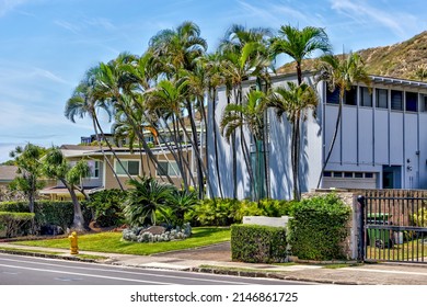 Honolulu, Hawaii - March 25, 2022: Luxury Homes On The Slopes Of Diamond Head Crater On Oahu