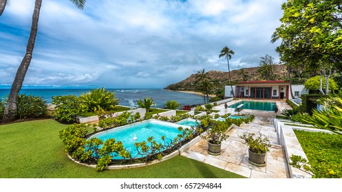 Honolulu, Hawaii, Oahu, USA - June 10, 2017: Located On Blackpoint Near Diamond Head Landmark, The Estate Of The Late Doris Duke, Shangri La, Is Open For Visitations By The Public