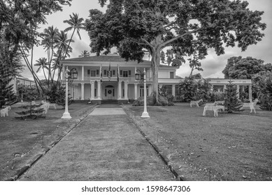 Honolulu, Hawaii, USA.  Dec. 26, 2019.  Washington Place, The Residence For The Governor Of Hawaii With Christmas Decorations On The Lawn.