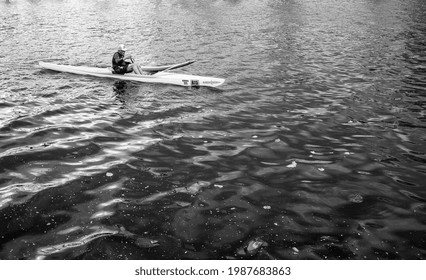 Honolulu, Hawaii, USA.  June 8,  2021.  Hawaiian Kayaker Enjoying A Morning Paddle Offshore In Waikiki.