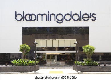 Honolulu, Hawaii, USA - May 24, 2017: Bloomingdale's: Bloomingdale's facade in Ala Moana Center. Bloomingdale's is a well known luxury department store chain. 