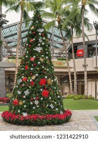 Honolulu, Hawaii, USA.  Nov. 16, 2018.  Colorful Christmas Tree At The New Ala Moana Shopping Mall.