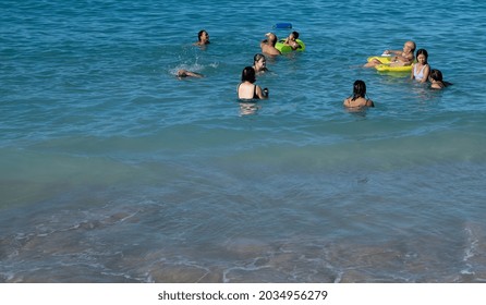 Honolulu, Hawaii, USA.  September 2, 2021.  Family Gathering In Waikiki To Enjoy The Holiday Weekend Together.