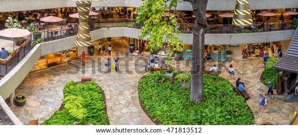 Honolulu Hi Aug 6 Garden Courtyard Royalty Free Stock Image