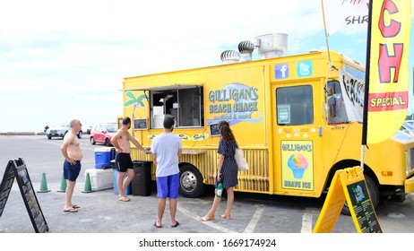 Honolulu, Hi/USA - Mar 05 2019 : People Are Waiting In Line To Buy Food From A Food Truck. 