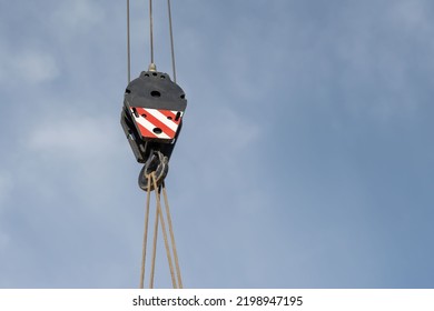 1,378 Suspended loads Images, Stock Photos & Vectors | Shutterstock