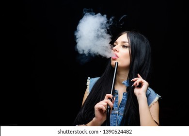 458 Bad girl smoking hookah Images, Stock Photos & Vectors | Shutterstock