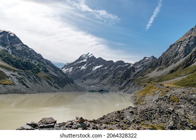 Hooker Lake In Aoraki Mt Cook National Park. NZ